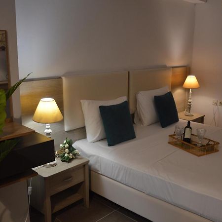 Aqua Mare Sea Side Rooms Nea Kallikrateia Exterior photo